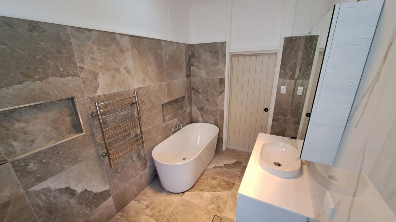 bathroom reno nerang